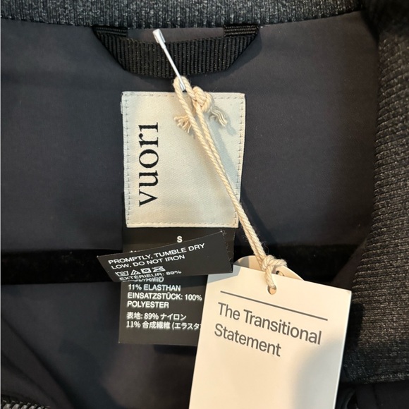 Vuori Womens Sky Puffer Jacket in black, size small.
New with tags! - Picture 7 of 14